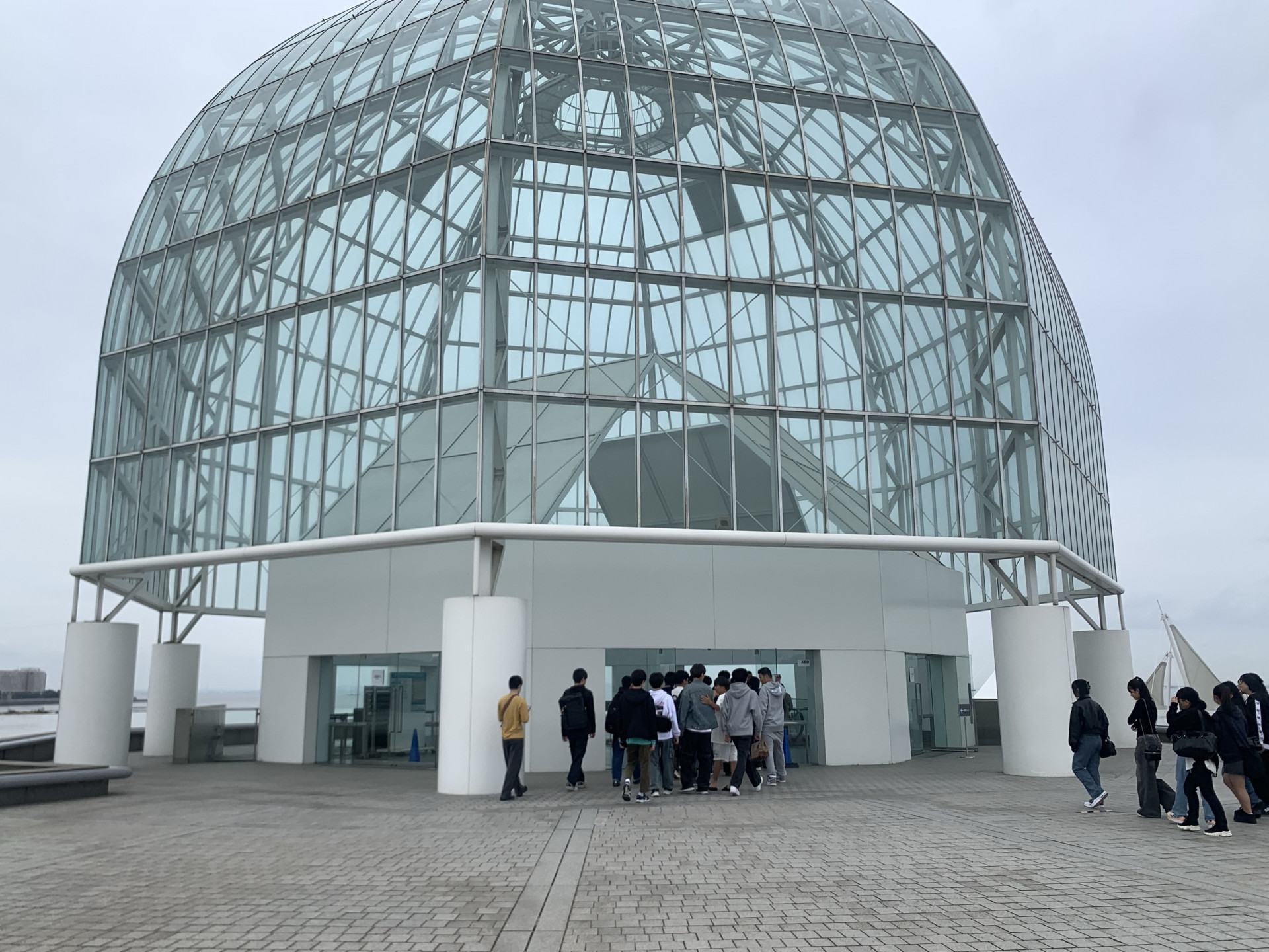 水族館へ_k1050811@metro.ed.jp