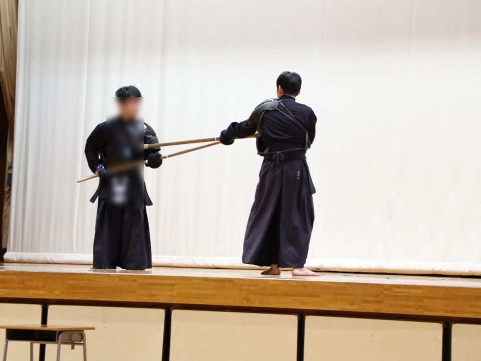 １