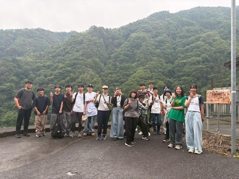 東日原バス停にて.JPG
