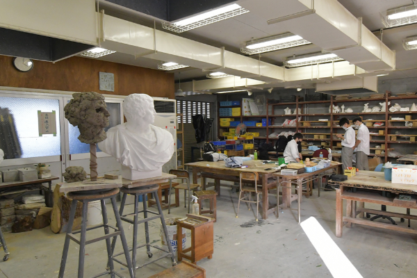 付属棟彫刻実習室