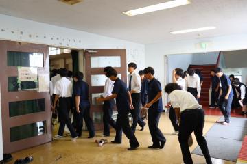 体育館へ避難.JPG