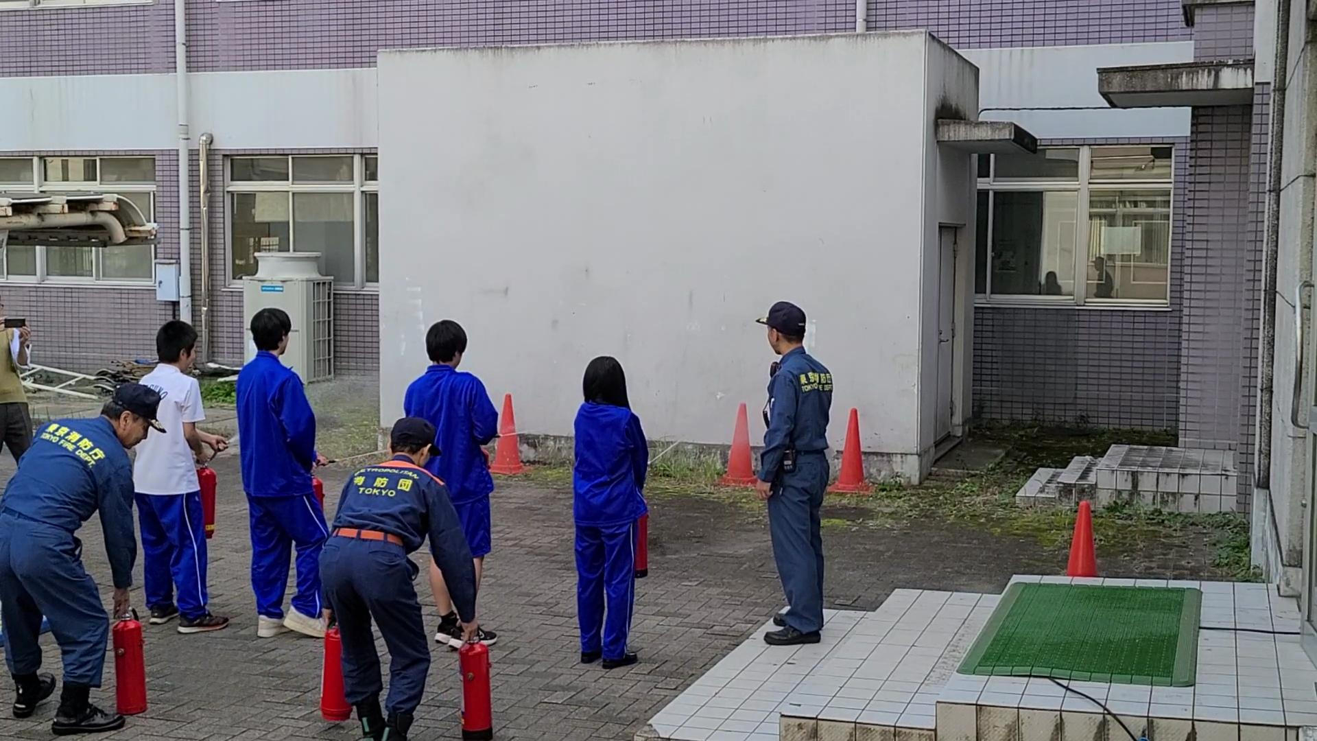 消火器