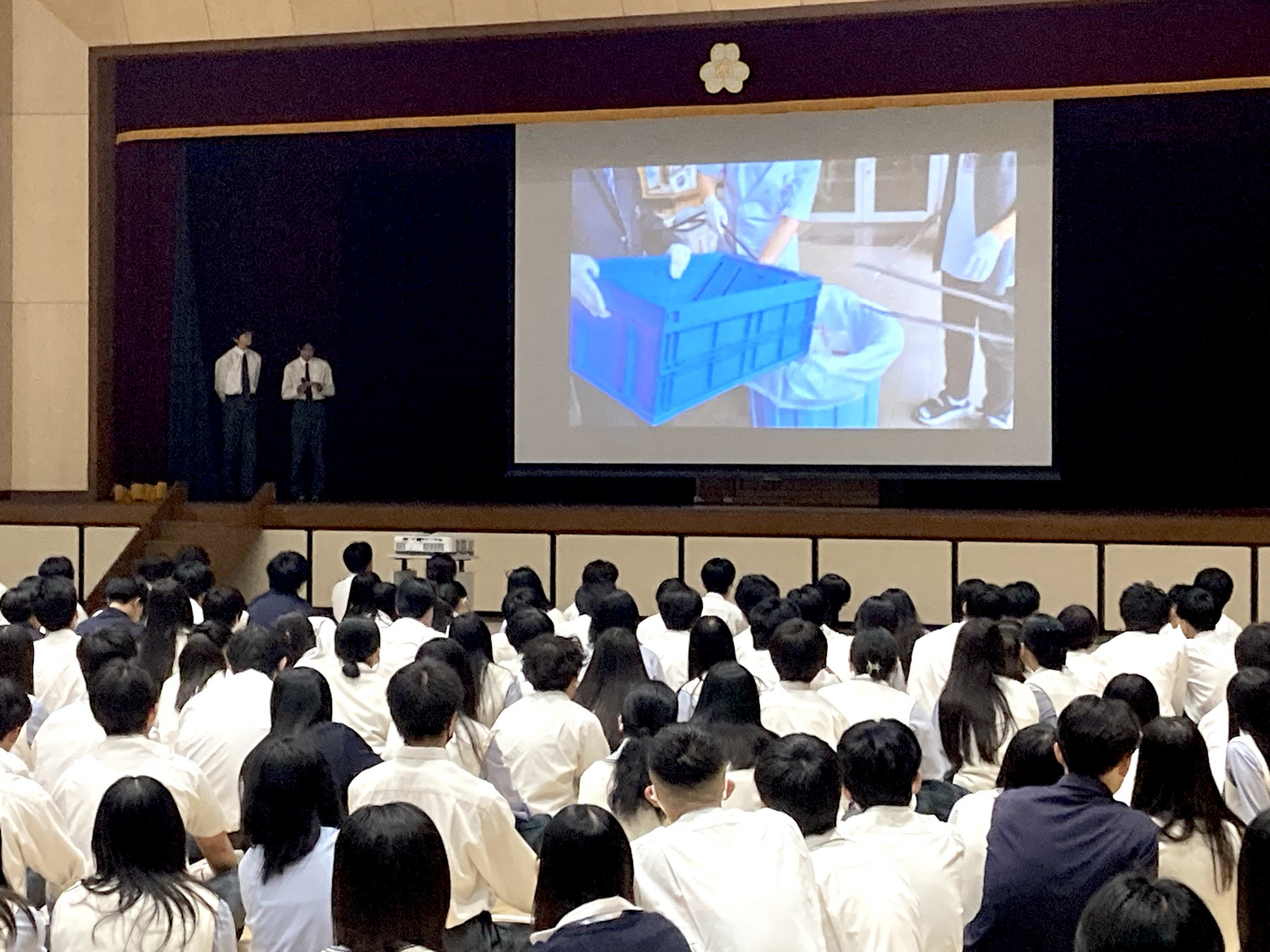 R8二学期始業式03