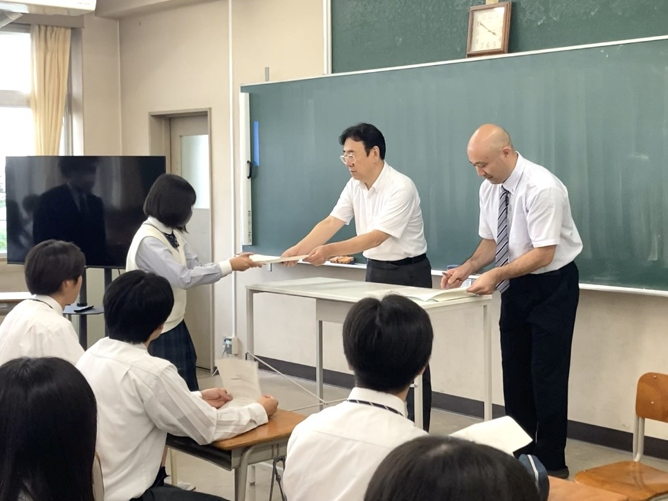 R8学校推薦通知書授与式03