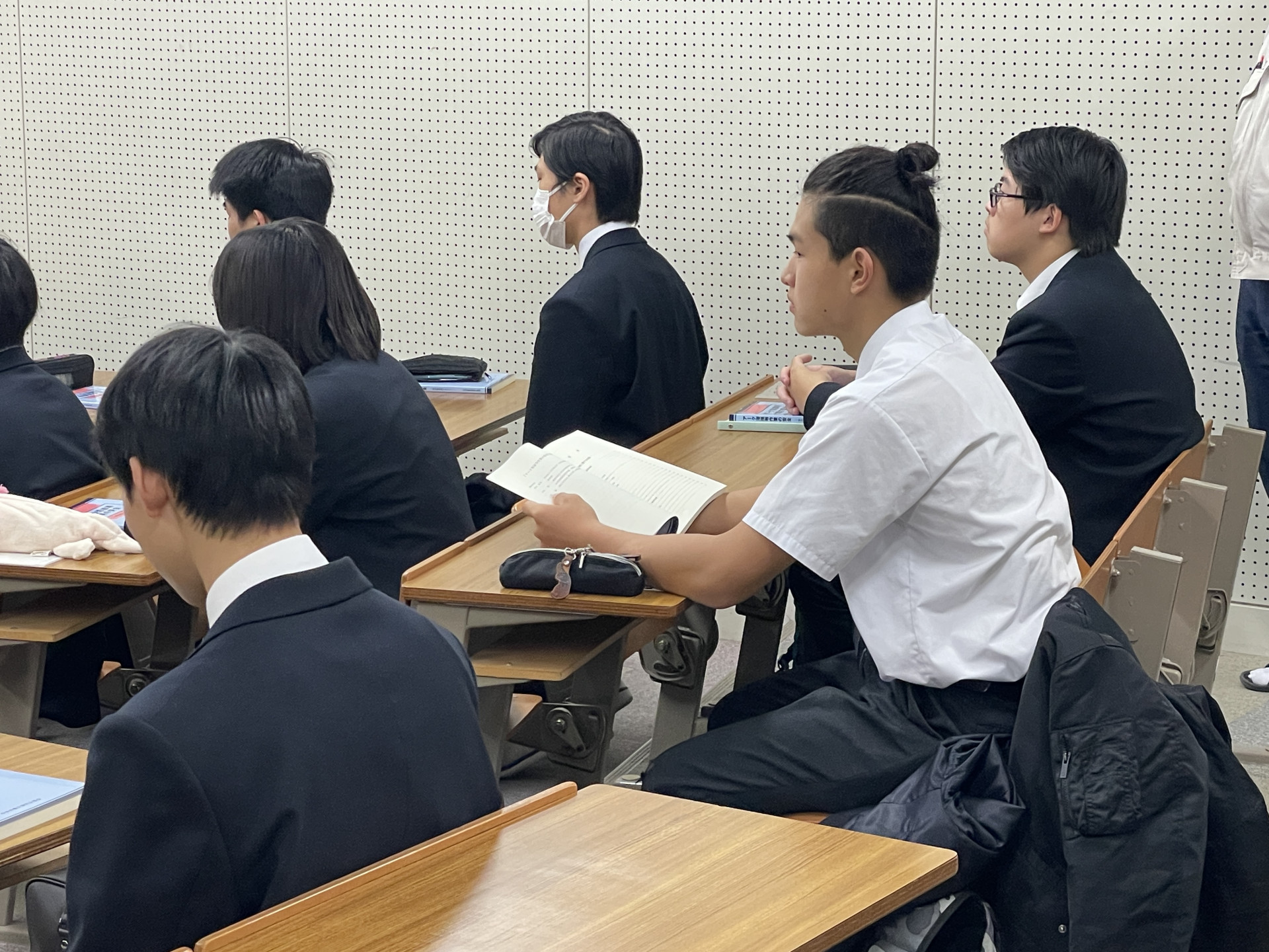 20251107_234240666_iOS