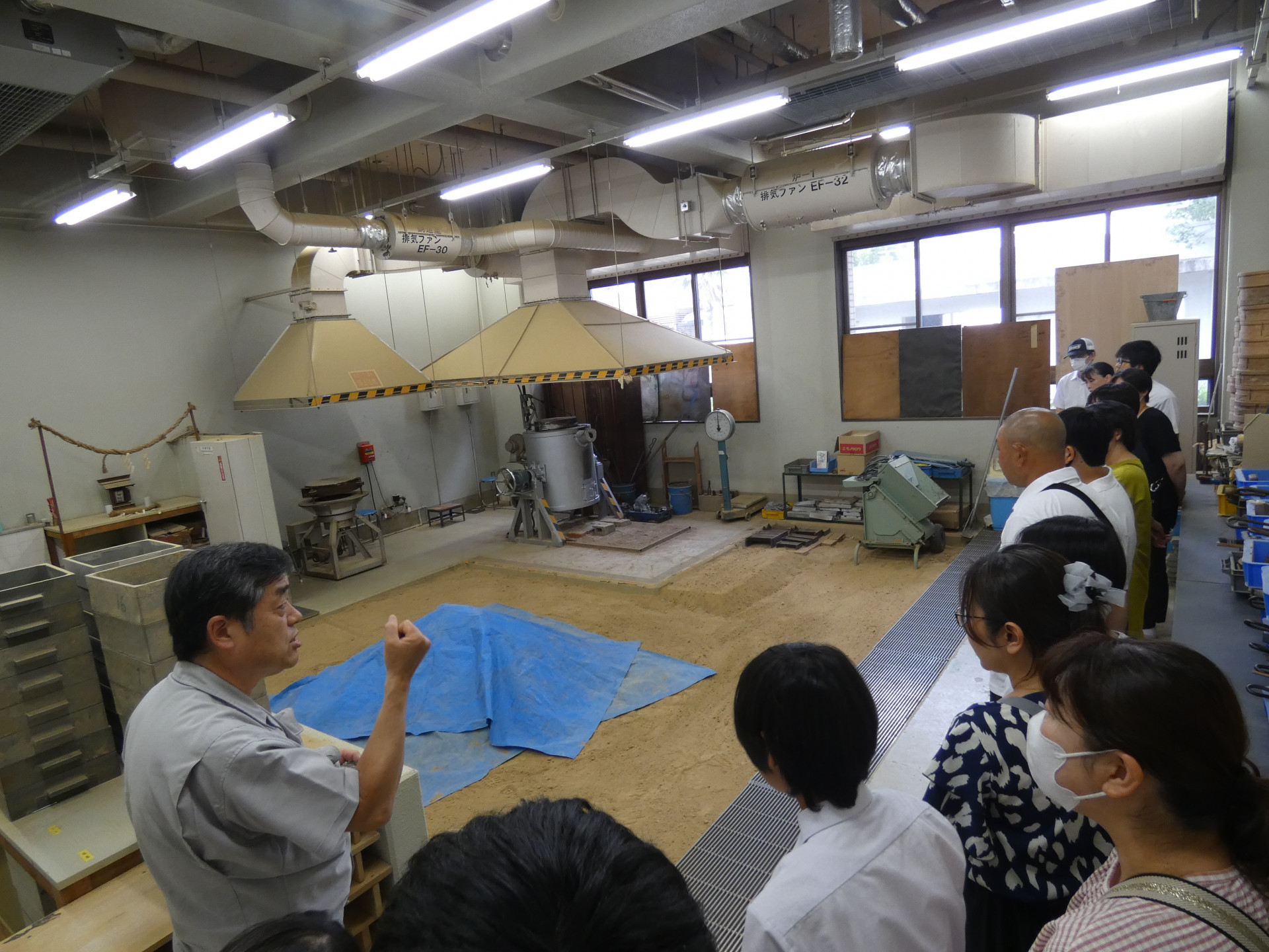 24.校内見学(機械系).JPG