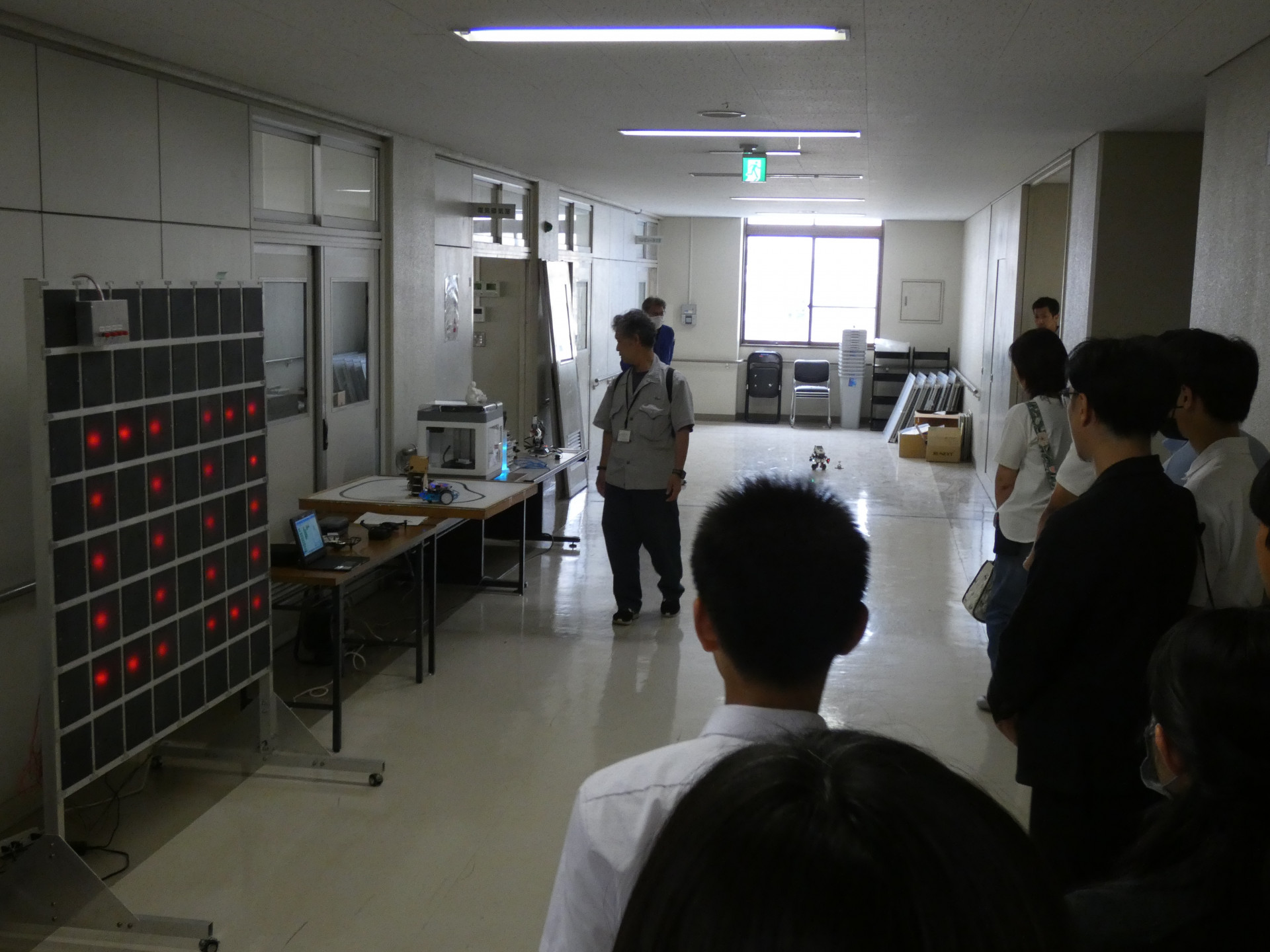 9.校内見学(電気系).JPG