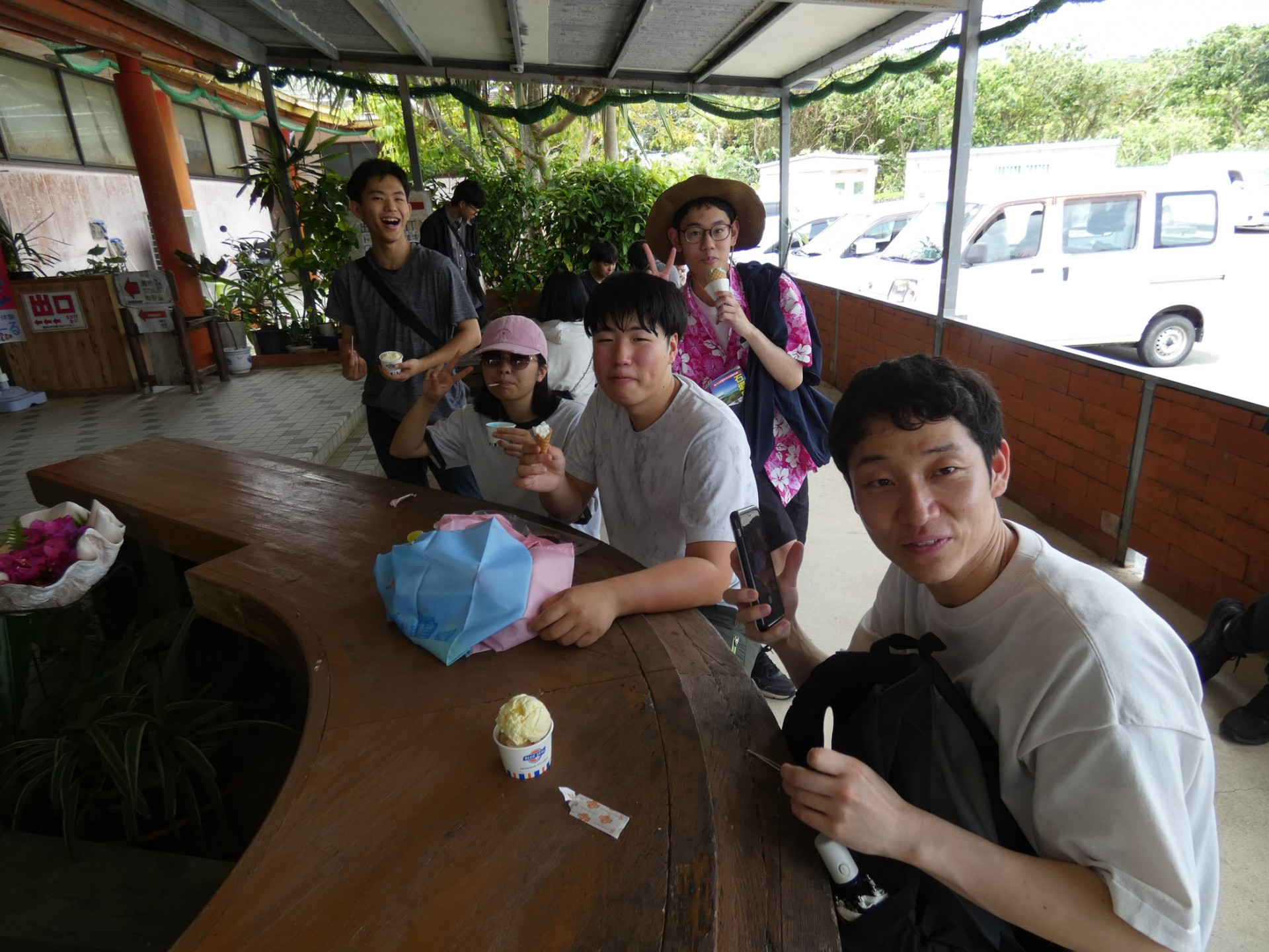 画像18鍾乳洞後のアイスクリーム