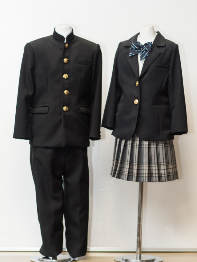 令和6年度までの代表的な男女の制服の写真