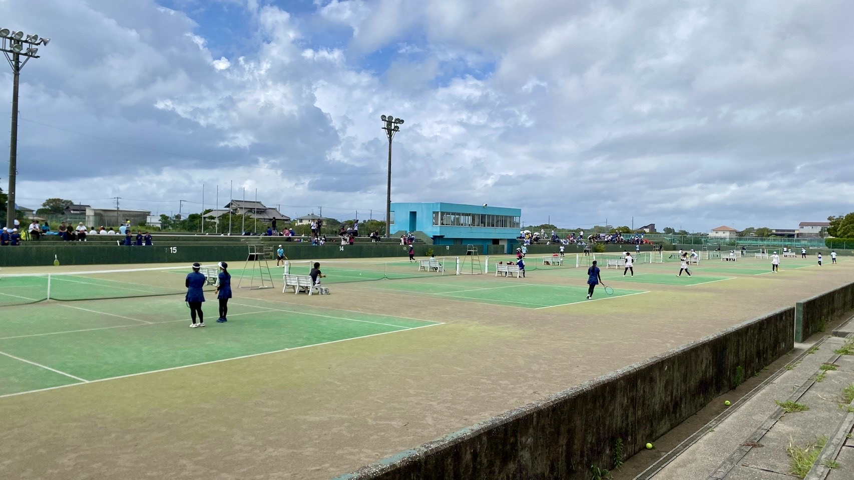 girls_tennis_260811_01