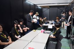 １日の流れの説明を受けているところ