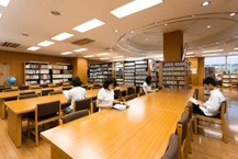 2F 図書室