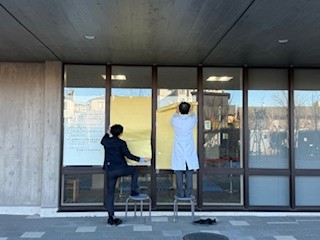 ①