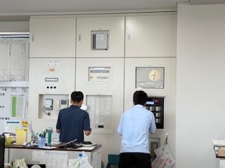 ①
