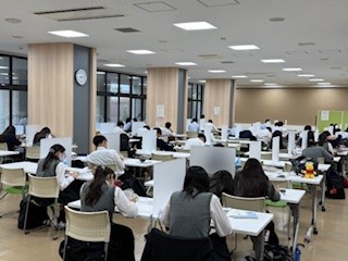 ②