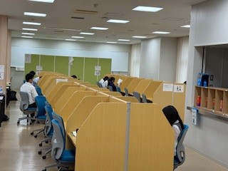 ②