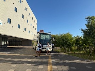 ②