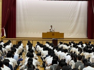 ②