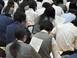 ②