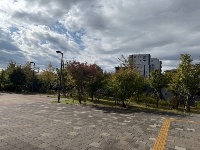 ②