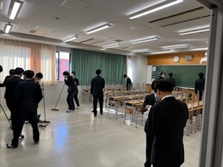 ②