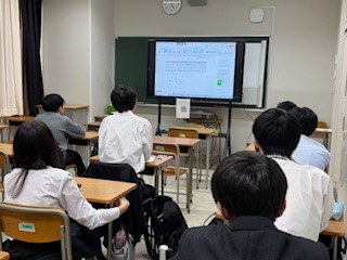 ③