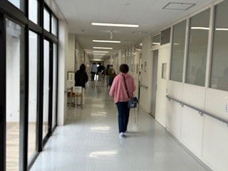③