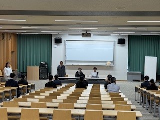 ③