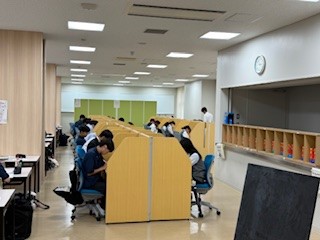 ③