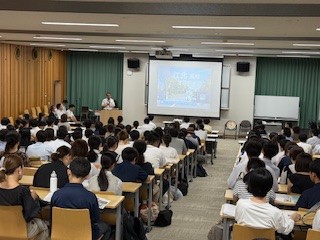 ③