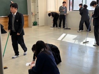 ⑦