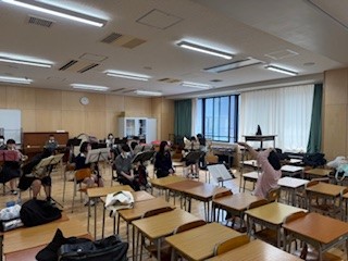 ⑧