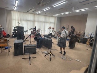 ⑧