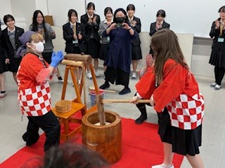 ⑬