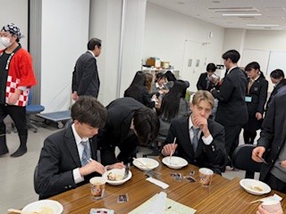 ⑯