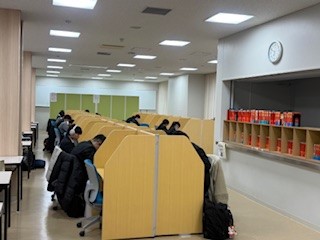 ⑯