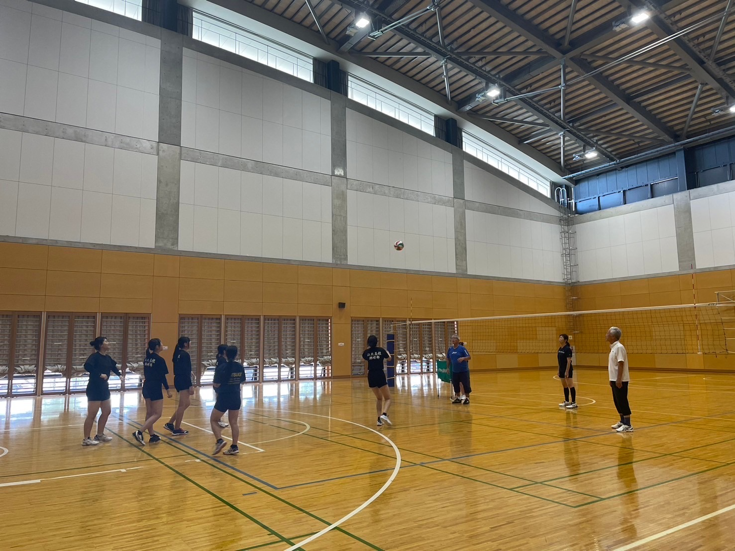 合宿女バレ練習風景