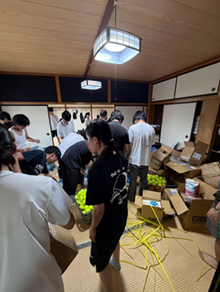 硬式テニス部合宿3_ボール開封