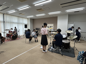 部活動体験３（ドラム体験）