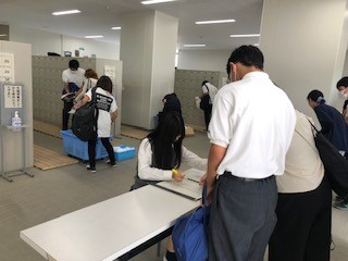 １