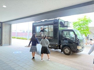 １