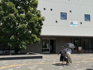 １