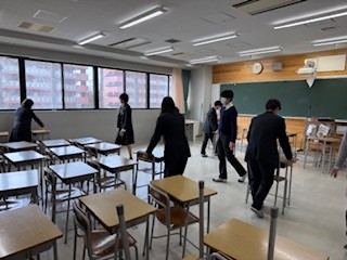１２