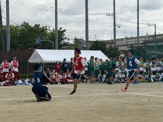 １３
