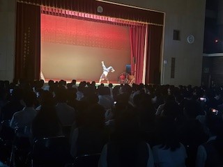 １３