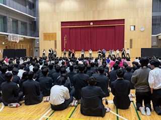 １３