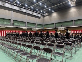 １５