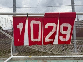１７