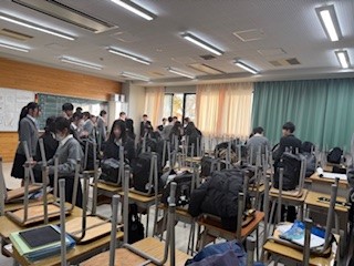 ２