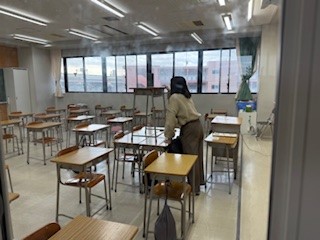 ２